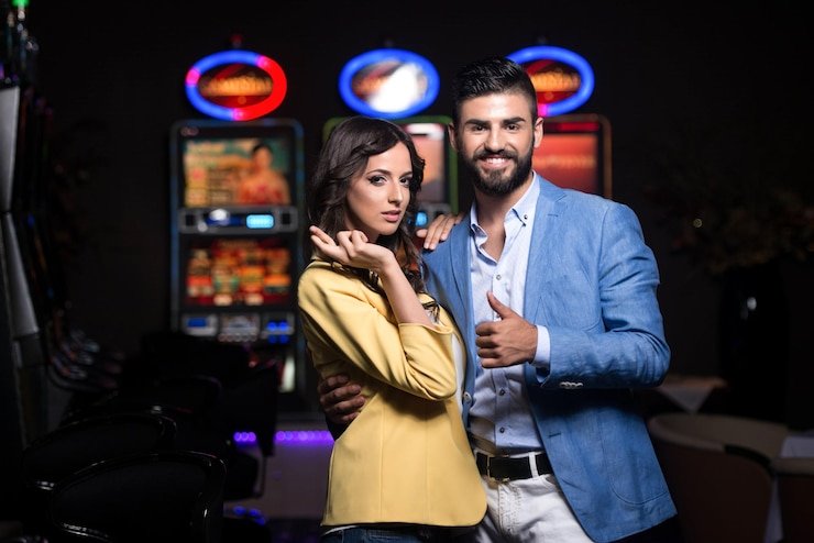 Dealer profesional kasir4d melayani permainan Texas Hold'em Bonus dengan antarmuka live modern